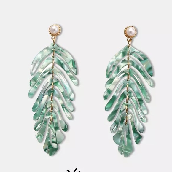 Jewelry - 🌿 Host Pick 🎉🎉Gorgous Leaf Earrings 🌿